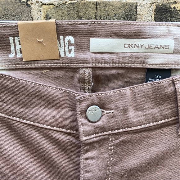 DKNY, NWT Tie Dye, Denim Jegging, Hippie Trail, Jeans, 16W, Plus - Picture 11 of 15